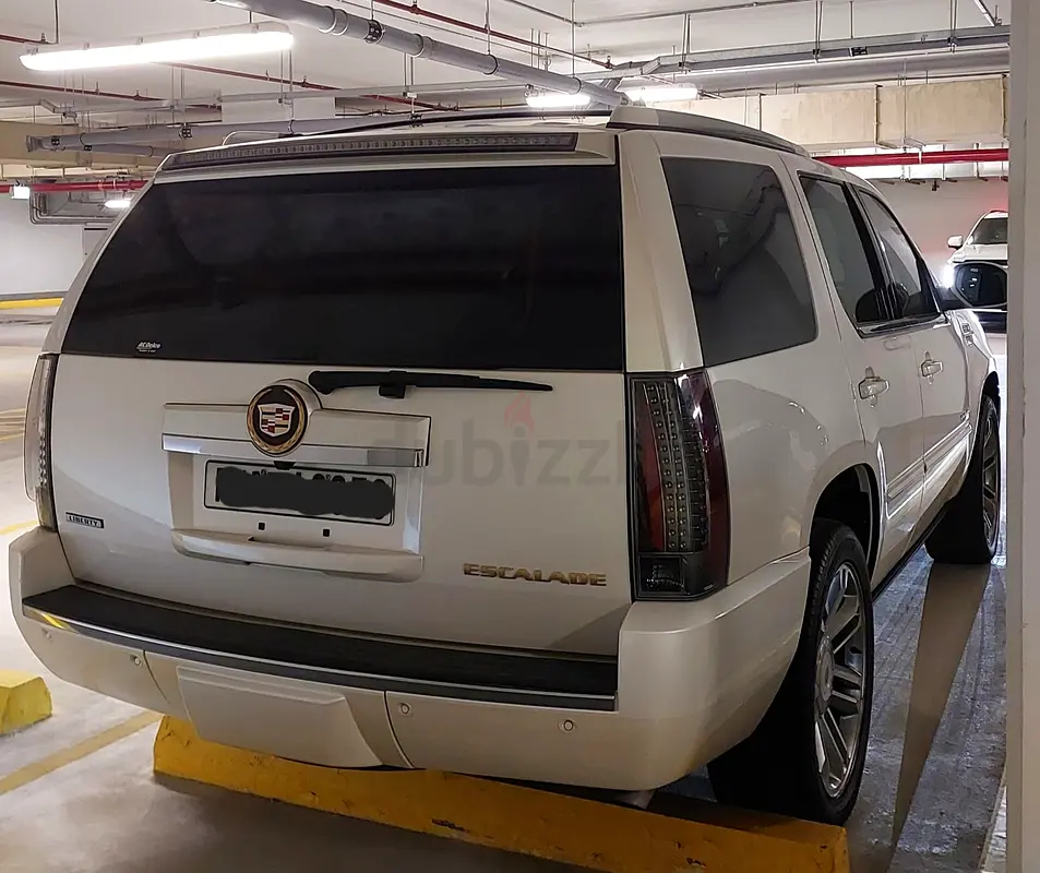 Cadillac Escalled 2013 peâl white for sale - Image 13