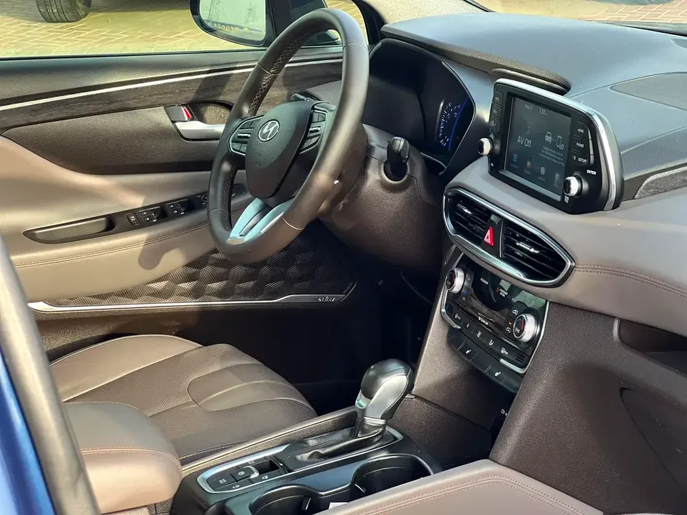 2020 Hyundai Santafe
Full Option Panoramic View - 2.4L V4 - With Radar  Sensor - 63,000 Mileage - Image 10