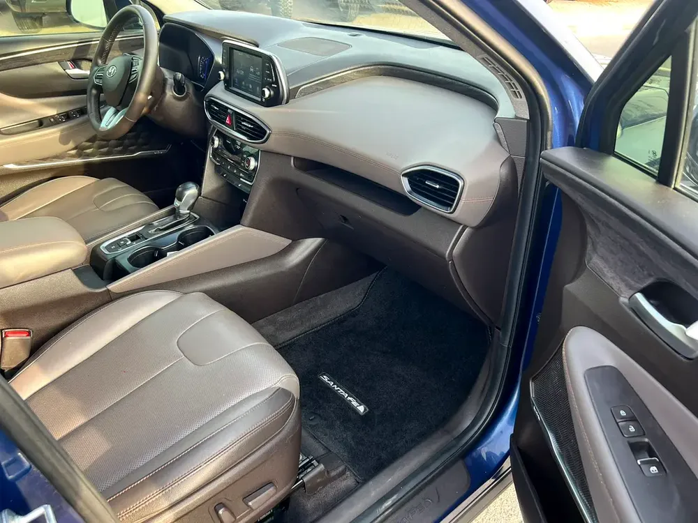 2020 Hyundai Santafe
Full Option Panoramic View - 2.4L V4 - With Radar  Sensor - 63,000 Mileage - Image 11