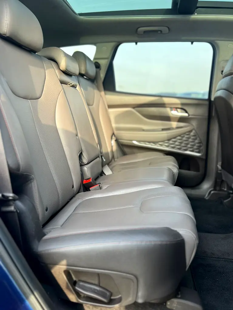 2020 Hyundai Santafe
Full Option Panoramic View - 2.4L V4 - With Radar  Sensor - 63,000 Mileage - Image 12