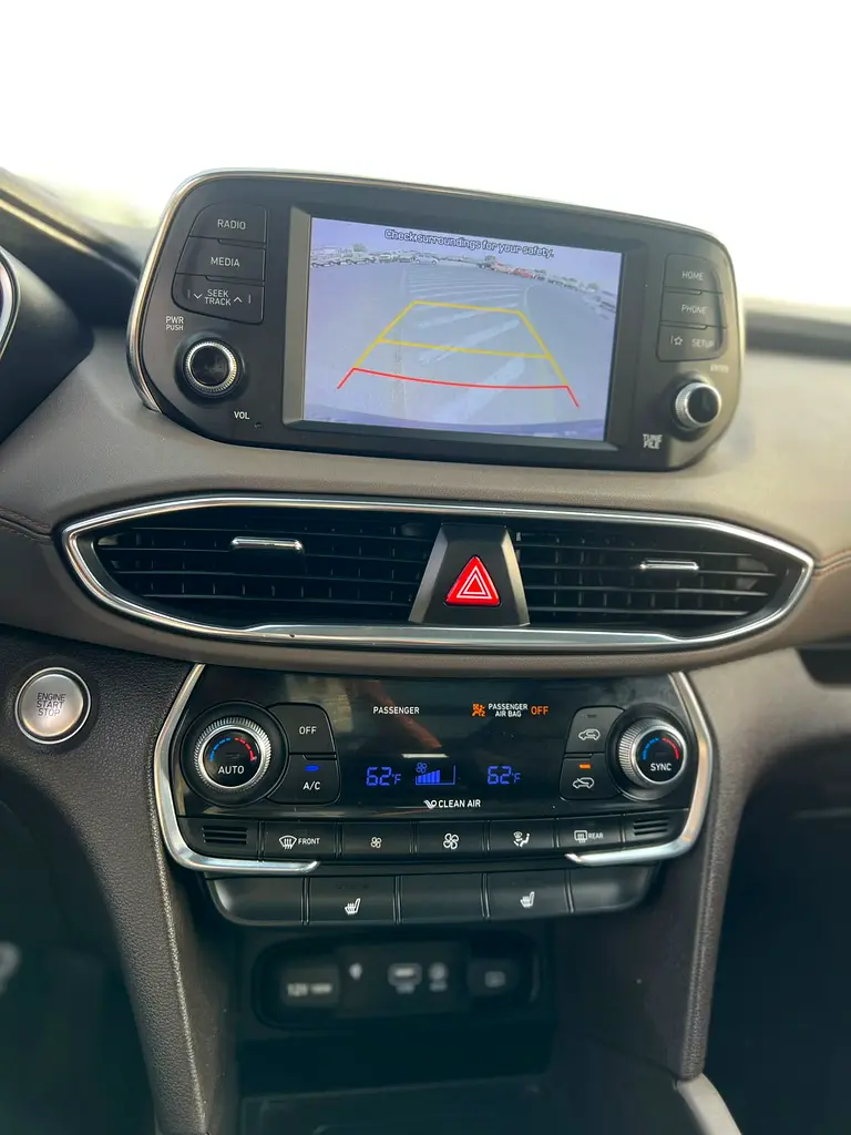 2020 Hyundai Santafe
Full Option Panoramic View - 2.4L V4 - With Radar  Sensor - 63,000 Mileage - Image 18