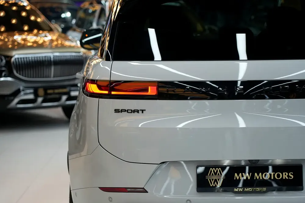 2026 Land Rover Range Rover Sport Dynamic SE | GCC Specs - Image 6