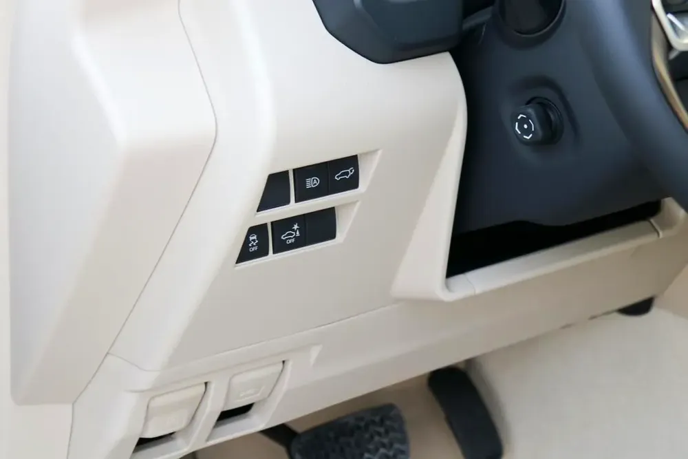 LAND CRUISER 3.5 HYBRID VX-V100 2026 - For Export - Image 8