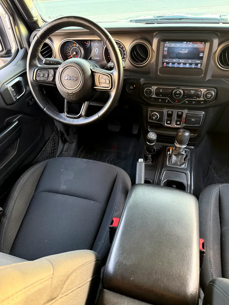 Jeep Wrangler Sport 2018 | GCC Specs | Low Mileage | Excellent Condition - Image 10
