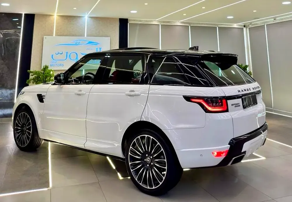 AUTOBIOGRAPHY  RANGE ROVER SPORT V8 || GCC II FULLY LOADED I| PANORAMIC I| SCREENS II LOW MILEAGE - Image 10