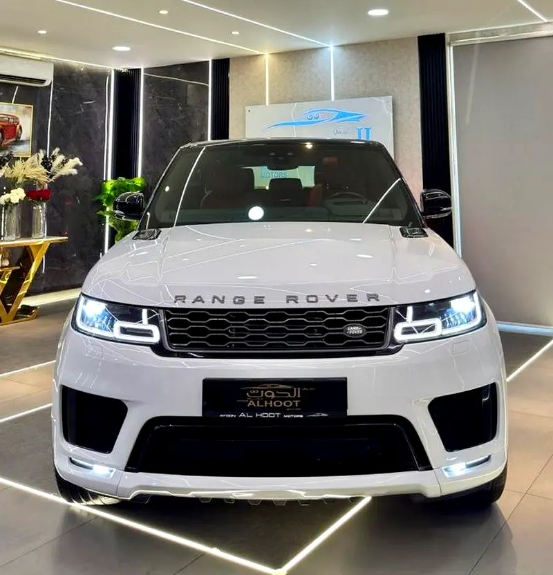 AUTOBIOGRAPHY  RANGE ROVER SPORT V8 || GCC II FULLY LOADED I| PANORAMIC I| SCREENS II LOW MILEAGE - Image 11