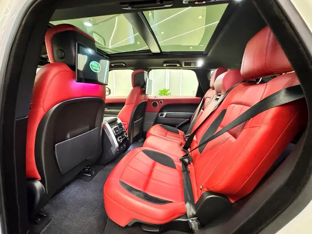 AUTOBIOGRAPHY  RANGE ROVER SPORT V8 || GCC II FULLY LOADED I| PANORAMIC I| SCREENS II LOW MILEAGE - Image 17