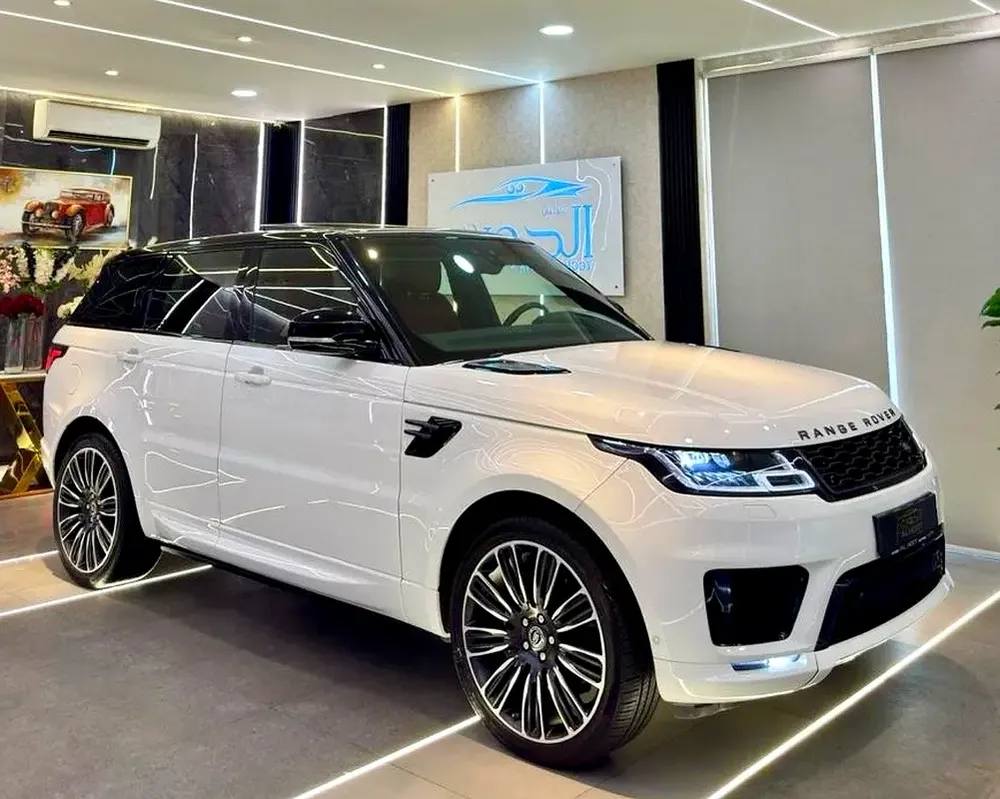 AUTOBIOGRAPHY  RANGE ROVER SPORT V8 || GCC II FULLY LOADED I| PANORAMIC I| SCREENS II LOW MILEAGE - Image 4