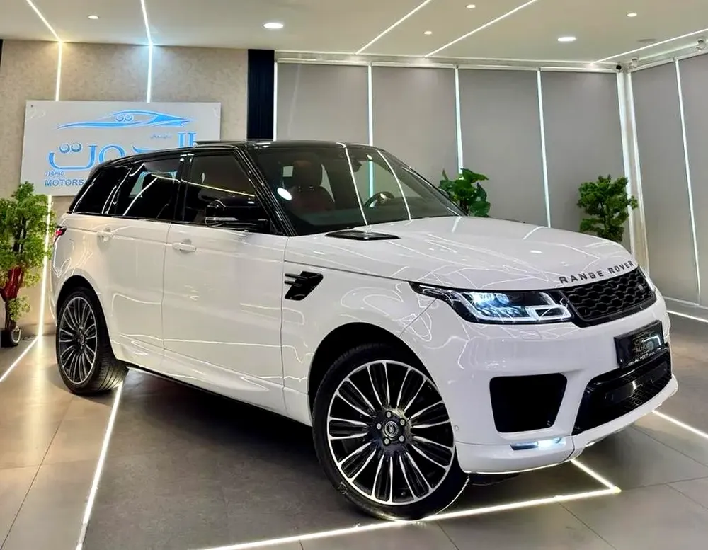 AUTOBIOGRAPHY  RANGE ROVER SPORT V8 || GCC II FULLY LOADED I| PANORAMIC I| SCREENS II LOW MILEAGE - Image 9