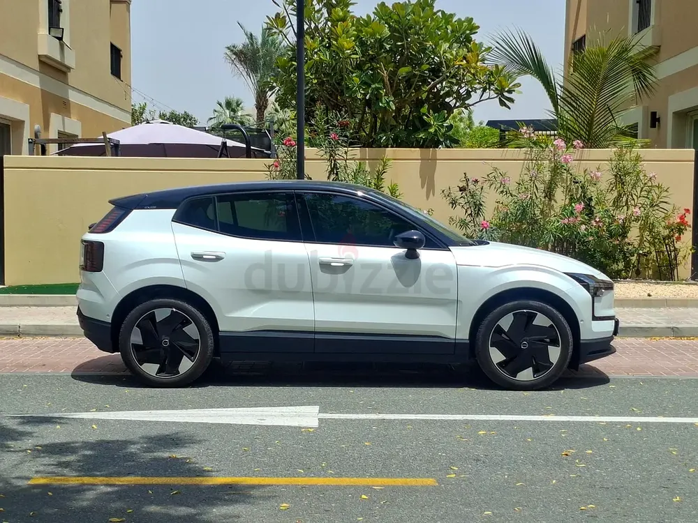 AED 1641/month | 2024 Volvo EX30  | GCC Specs | Ref#456359 - Image 4