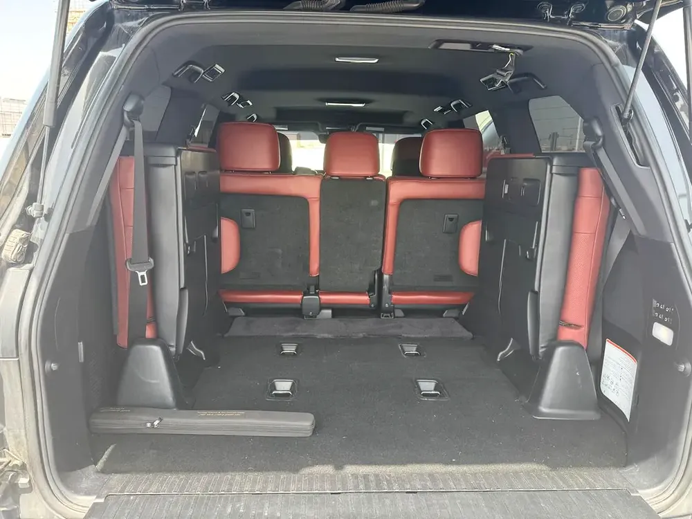 Lexus LX 570 Platinum 2019 GCC Specs - Pristine Condition - Image 11