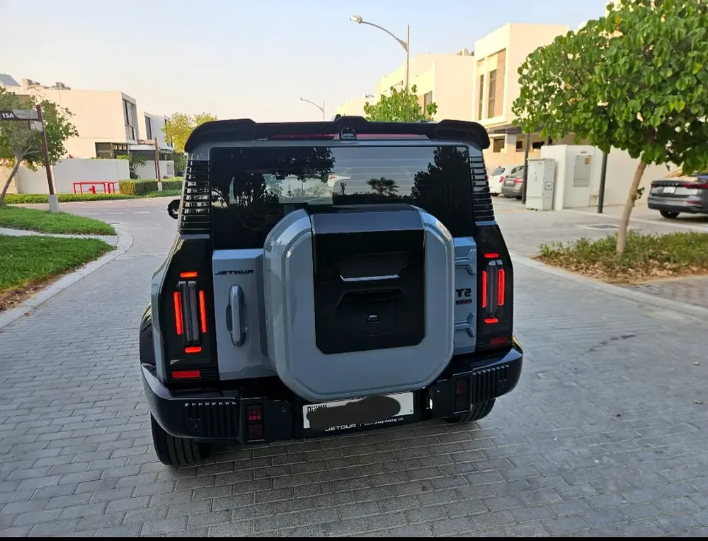Jetour T2 Luxury 2025 GCC Specs - Upgraded - Black Edition - Immaculate condition - Image 4