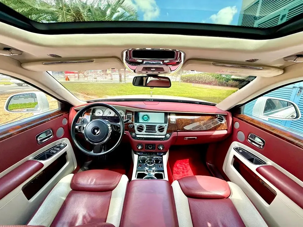 Rolls-Royce Ghost Standard 2017 - GCC Specs - Pristine Condition - Image 10
