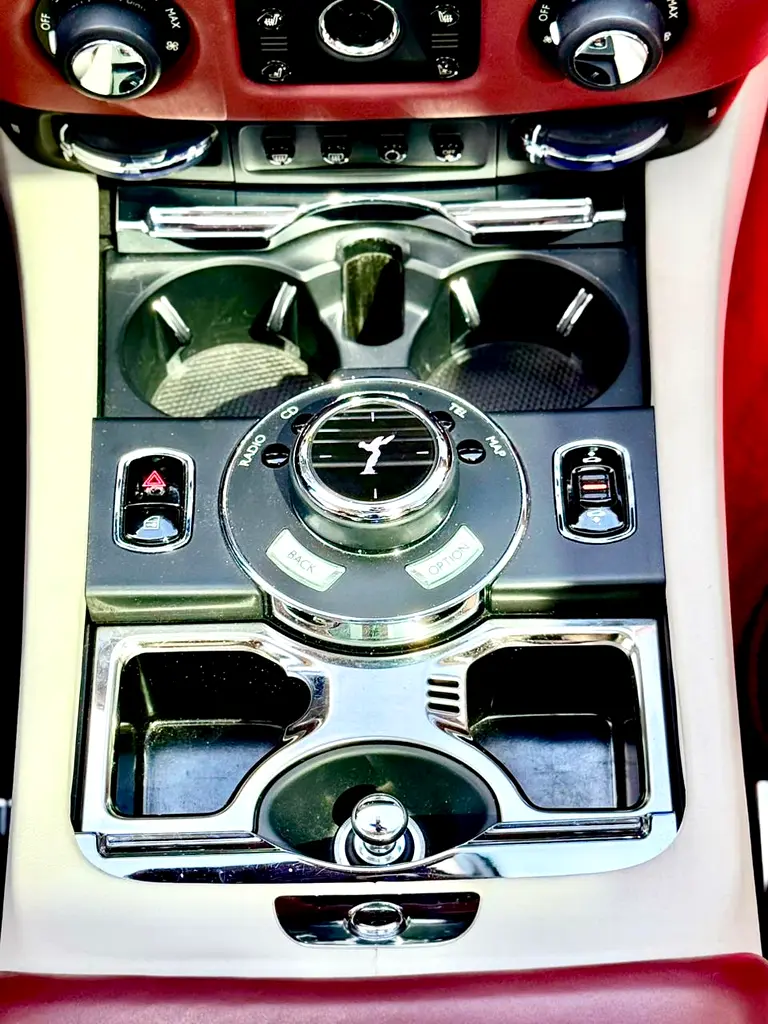 Rolls-Royce Ghost Standard 2017 - GCC Specs - Pristine Condition - Image 12