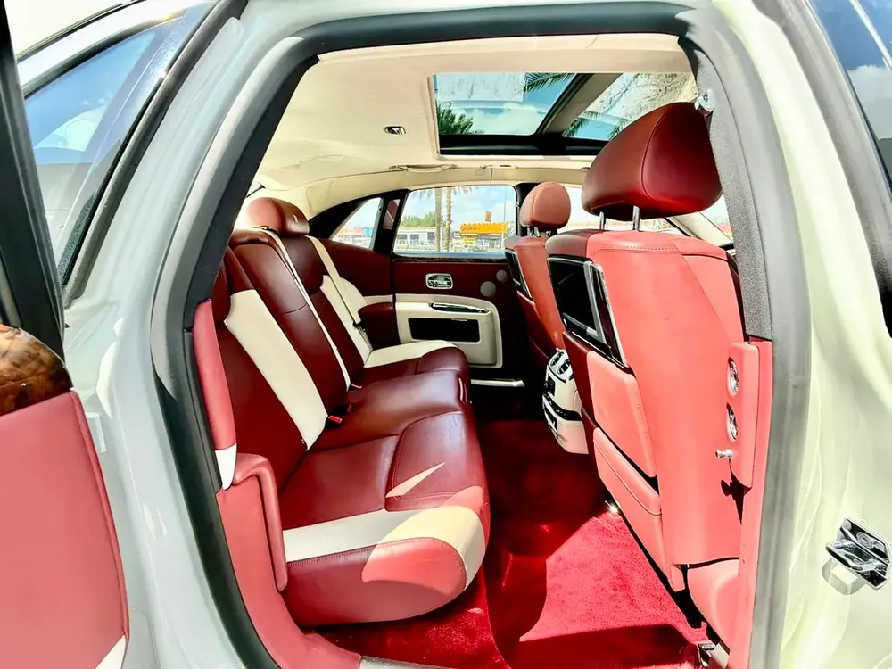 Rolls-Royce Ghost Standard 2017 - GCC Specs - Pristine Condition - Image 15