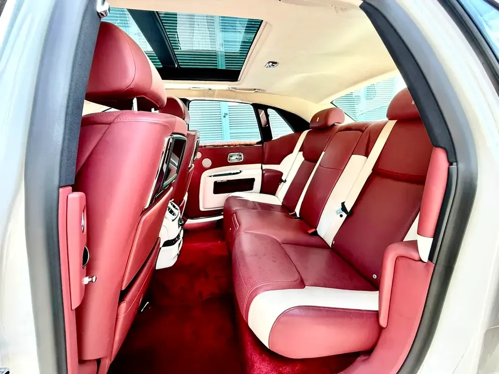 Rolls-Royce Ghost Standard 2017 - GCC Specs - Pristine Condition - Image 16