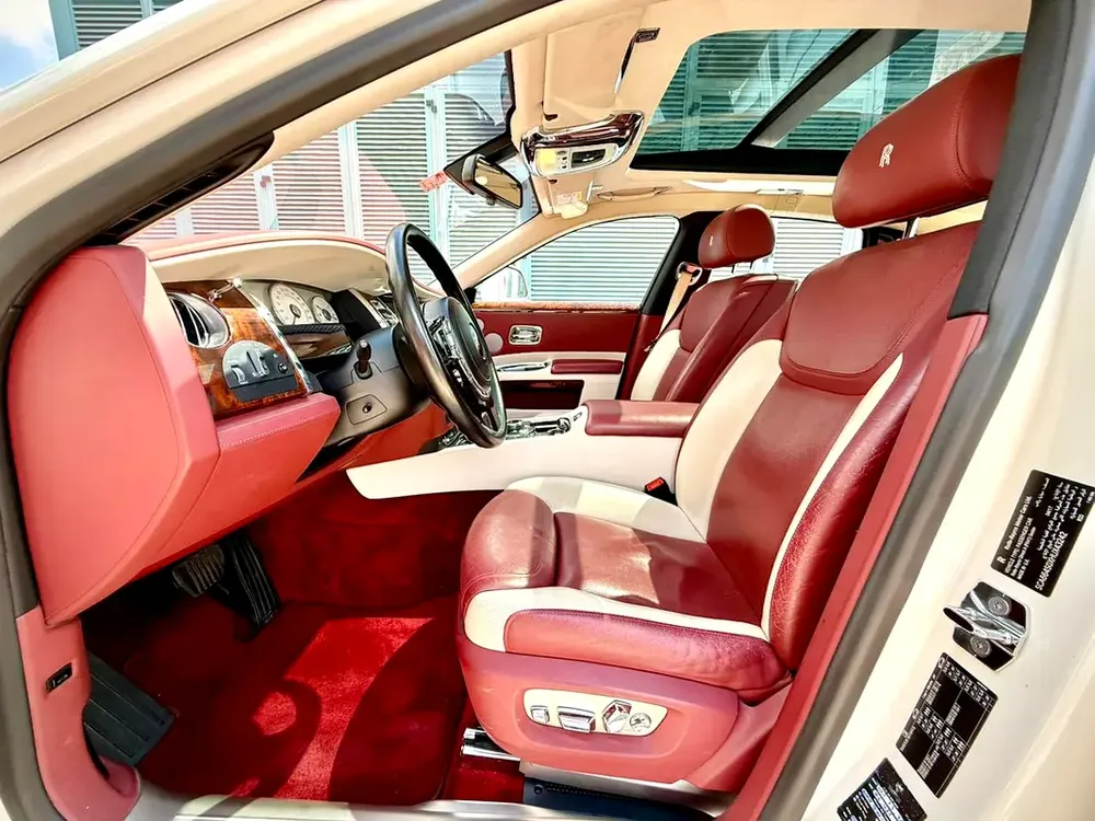 Rolls-Royce Ghost Standard 2017 - GCC Specs - Pristine Condition - Image 5