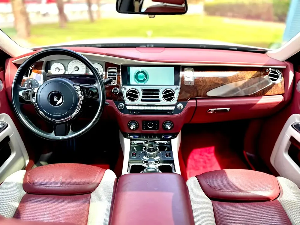 Rolls-Royce Ghost Standard 2017 - GCC Specs - Pristine Condition - Image 8