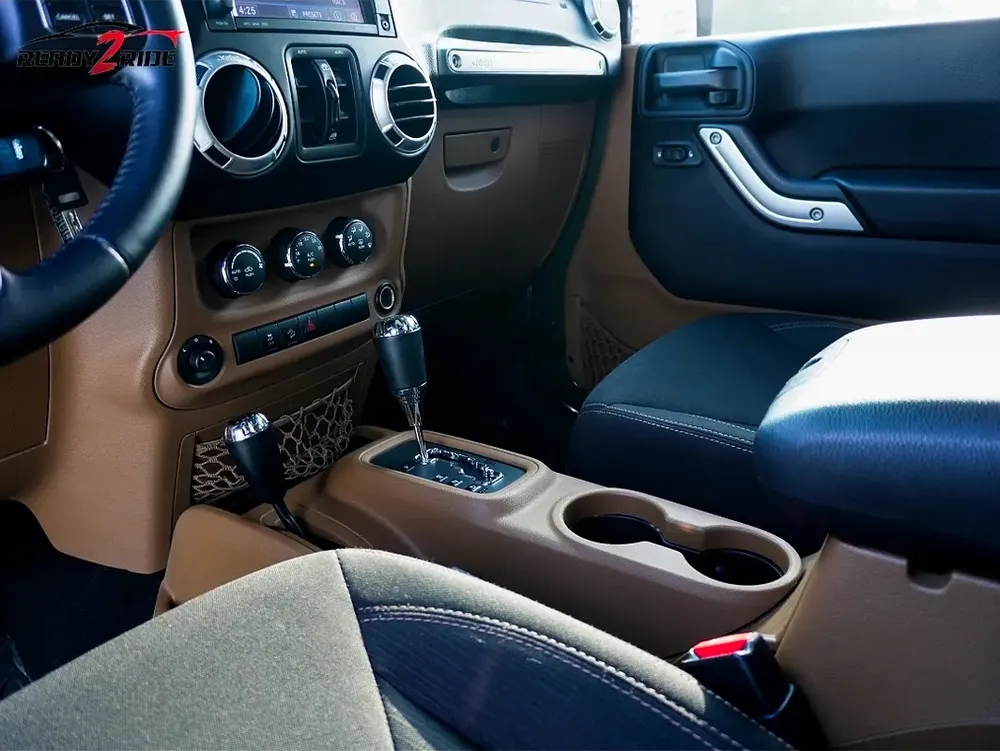 Jeep Wrangler Sahara 2015 | GCC | Low KM - Image 13