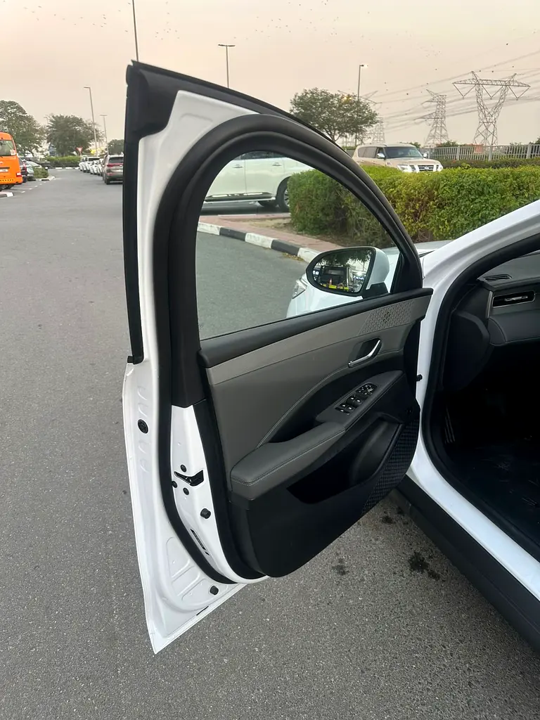 BYD QIN PLUS FULL OPTION HYBRID 0 km UNDER WARRANTY - Image 12