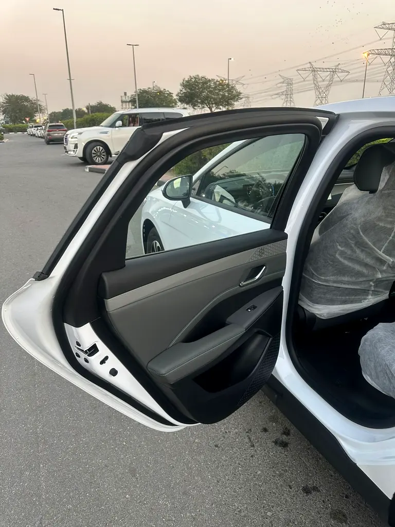 BYD QIN PLUS FULL OPTION HYBRID 0 km UNDER WARRANTY - Image 13