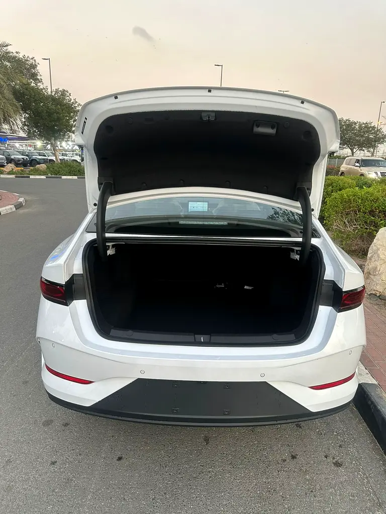 BYD QIN PLUS FULL OPTION HYBRID 0 km UNDER WARRANTY - Image 7