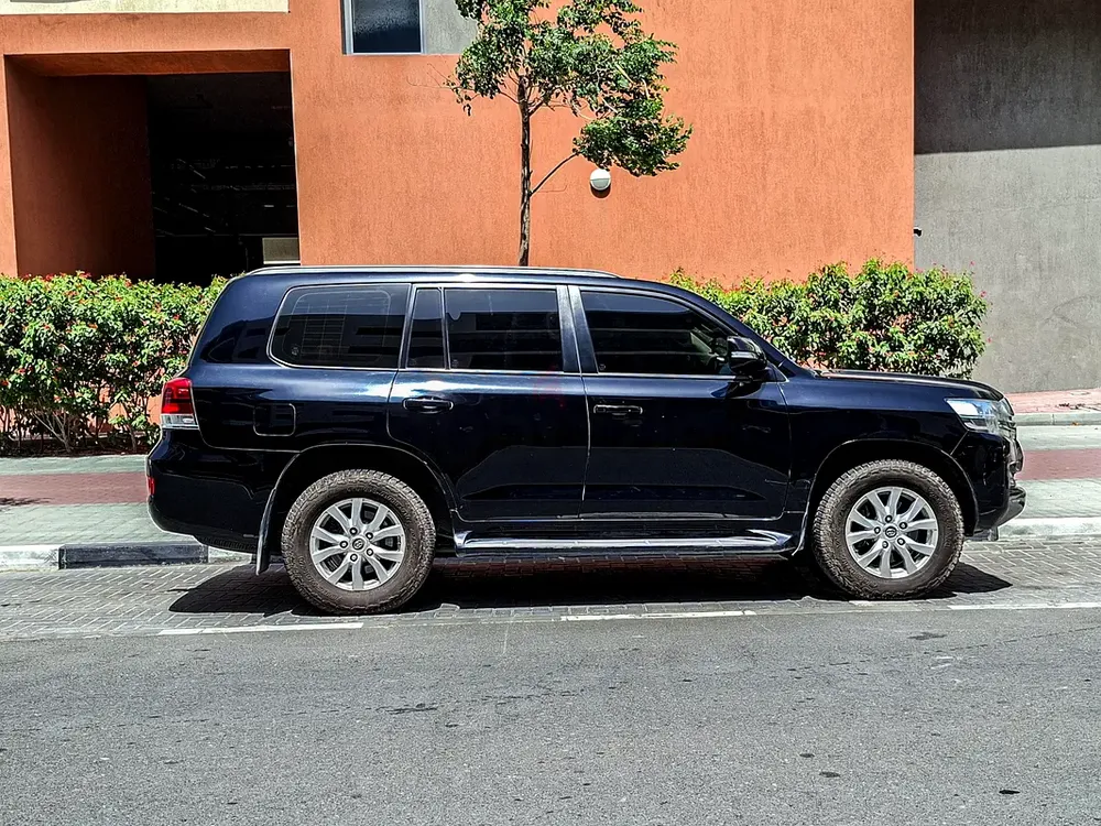 AED 3179/month | 2017 Toyota Land Cruiser  | GCC Specs | Ref#461533 - Image 4
