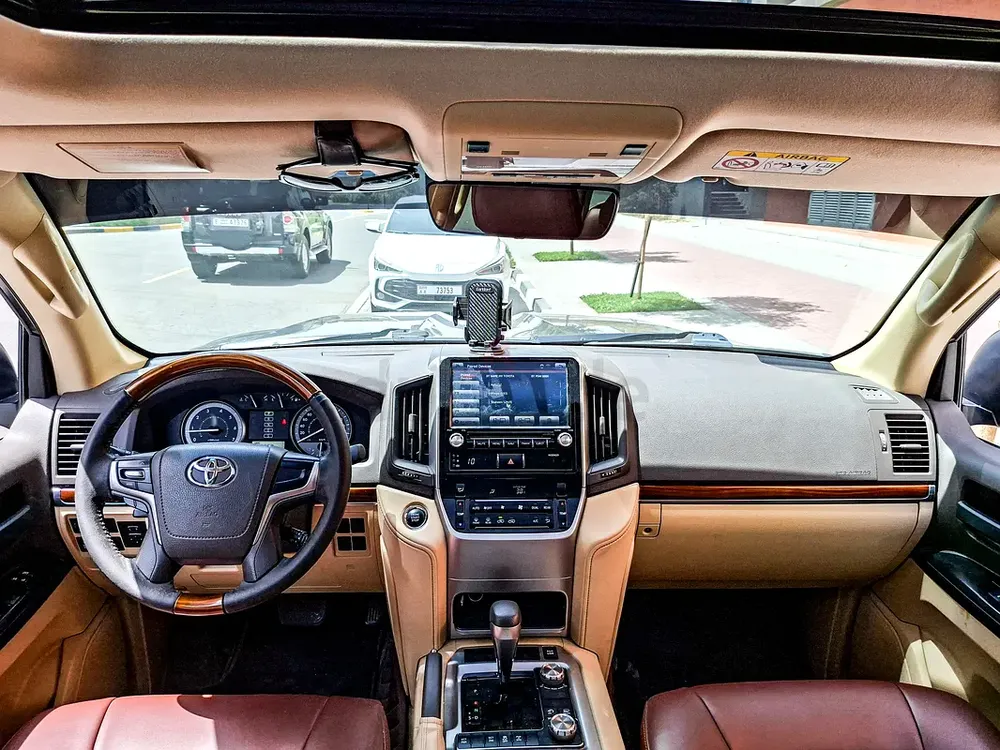 AED 3179/month | 2017 Toyota Land Cruiser  | GCC Specs | Ref#461533 - Image 9
