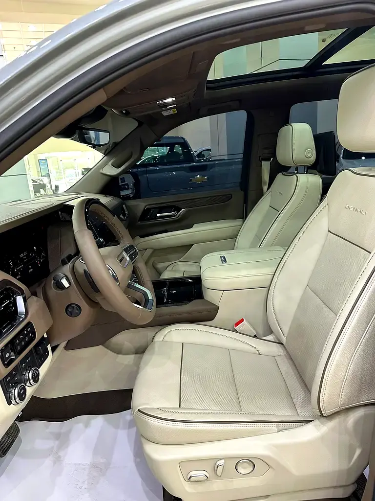 6360 AED MONTHLY, GMC YUKON DENALI STATION GCC - Image 10