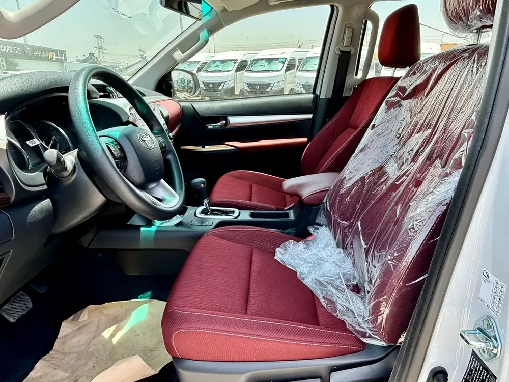 Toyota Hilux SR5 2026 - GCC Specs - Brand New! - Image 10