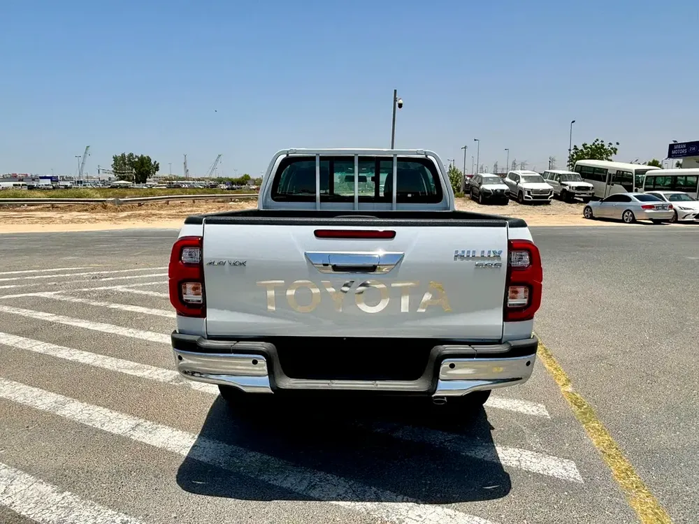 Toyota Hilux SR5 2026 - GCC Specs - Brand New! - Image 5