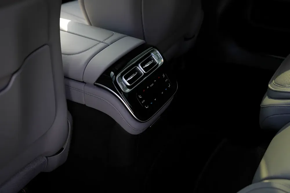 MERCEDES S63 AMG E PERFORMANCE 2024!! JAPANESE SPECS!! LOW MILEAGE - Image 11