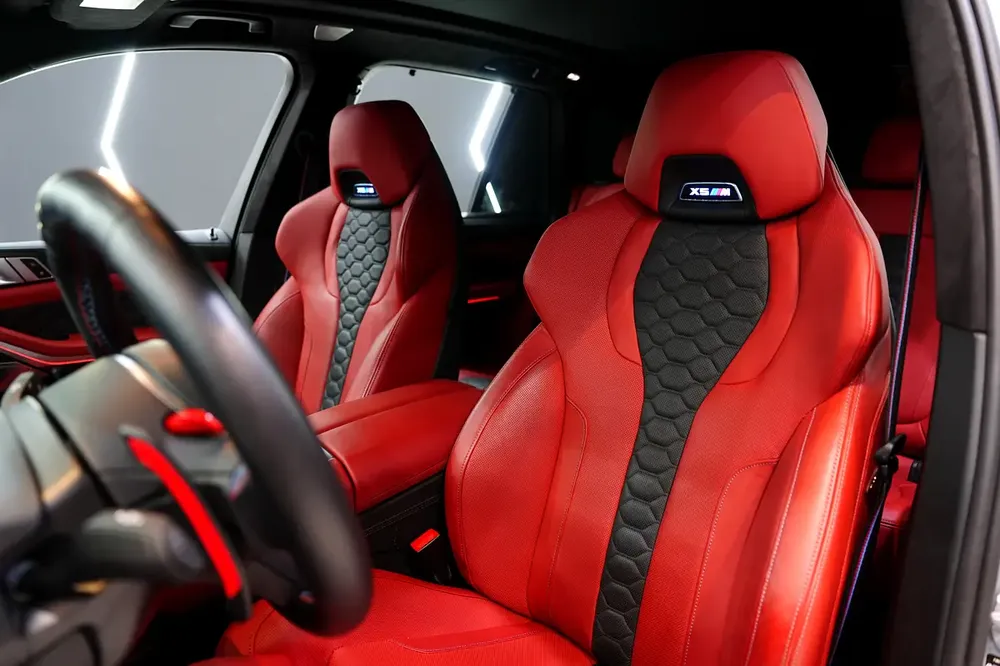 2025 BMW X5M Competition, Shadowline Package, Carbon Interior, Latest Facelift, Dealer Warr + Serv!! - Image 5