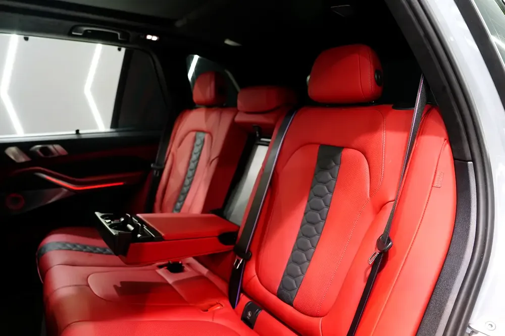 2025 BMW X5M Competition, Shadowline Package, Carbon Interior, Latest Facelift, Dealer Warr + Serv!! - Image 9