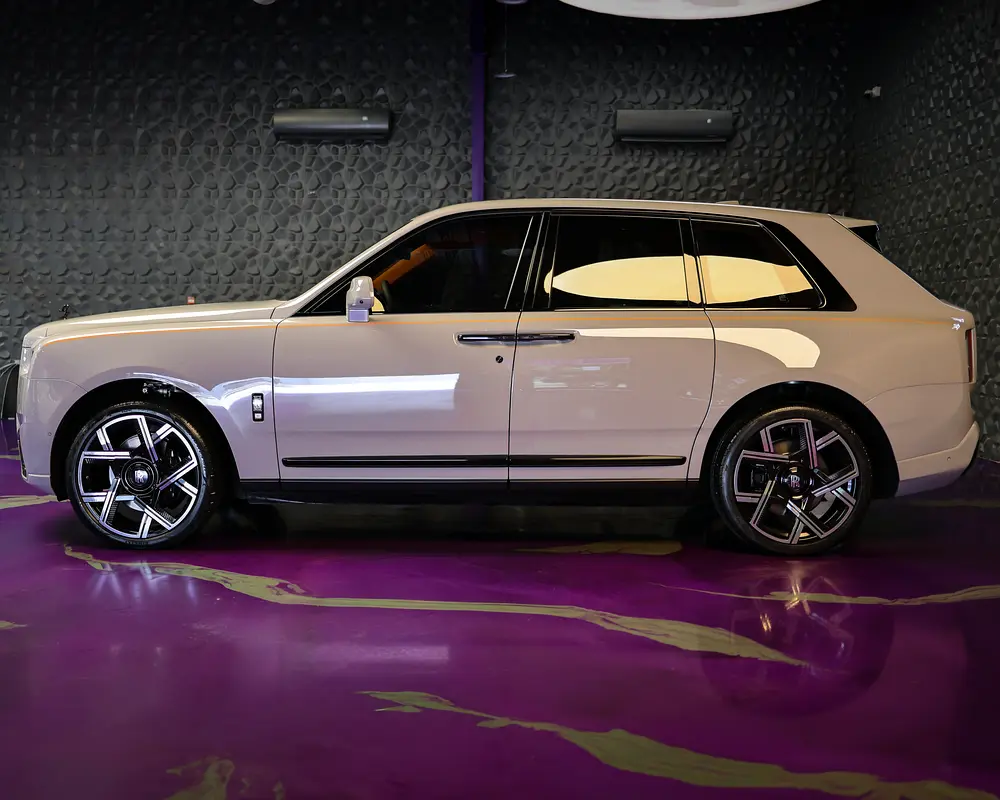 Rolls-Royce Cullinan Black Badge 2019 - GCC/Other Specs - Image 14