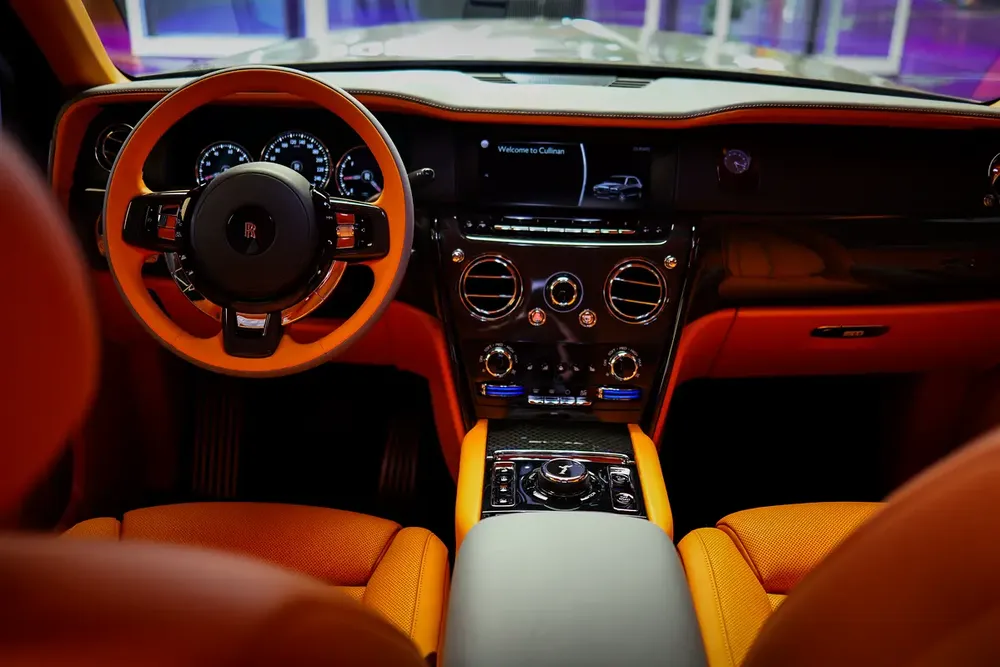 Rolls-Royce Cullinan Black Badge 2019 - GCC/Other Specs - Image 19