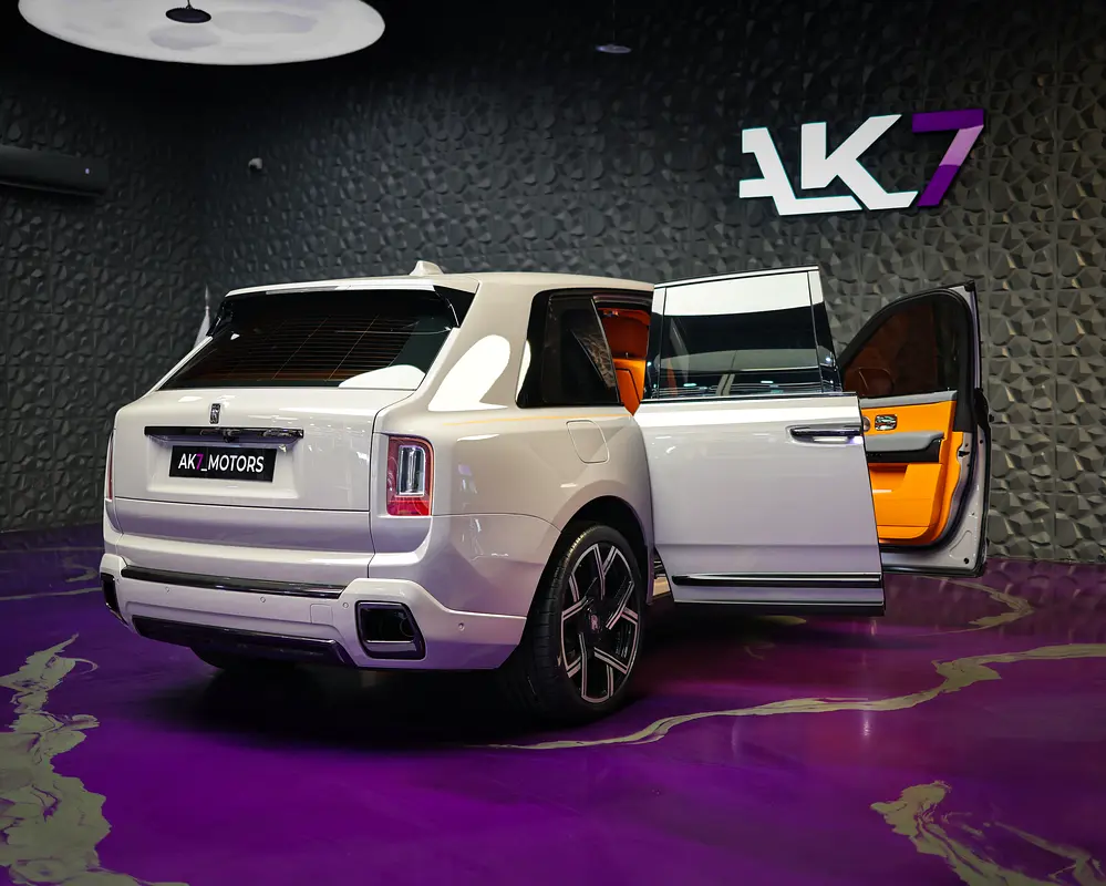 Rolls-Royce Cullinan Black Badge 2019 - GCC/Other Specs - Image 4