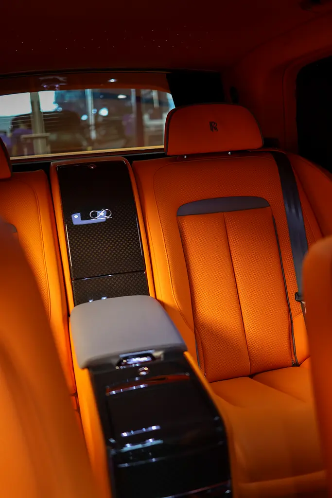 Rolls-Royce Cullinan Black Badge 2019 - GCC/Other Specs - Image 9