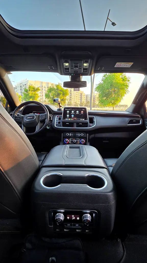 GMC Yukon AT4 2021 GCC Specs Full Option - Image 8