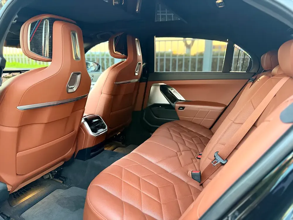 Pristine 2023 BMW 735i | GCC Specs | Warranty & Service Package With warranty and service - Image 10