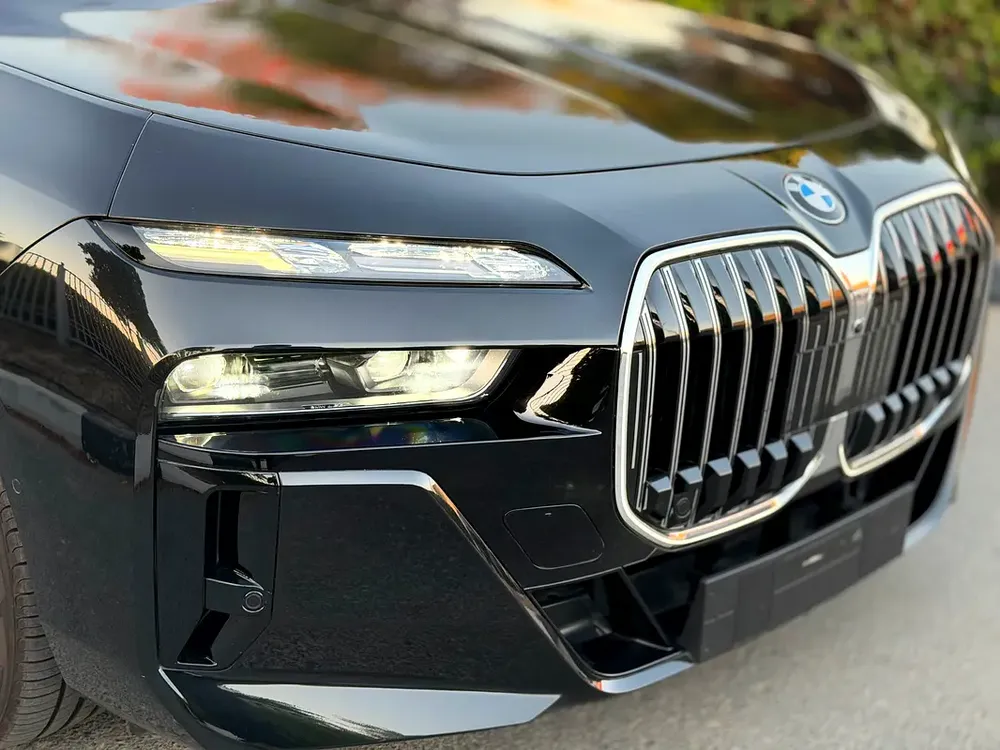Pristine 2023 BMW 735i | GCC Specs | Warranty & Service Package With warranty and service - Image 7