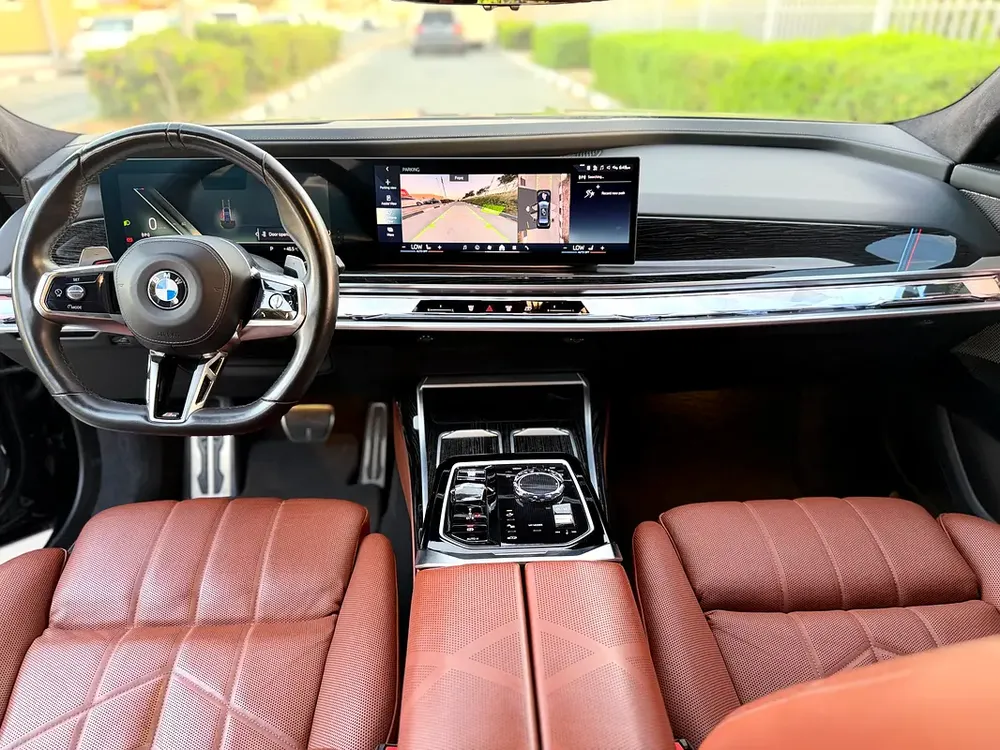 Pristine 2023 BMW 735i | GCC Specs | Warranty & Service Package With warranty and service - Image 9