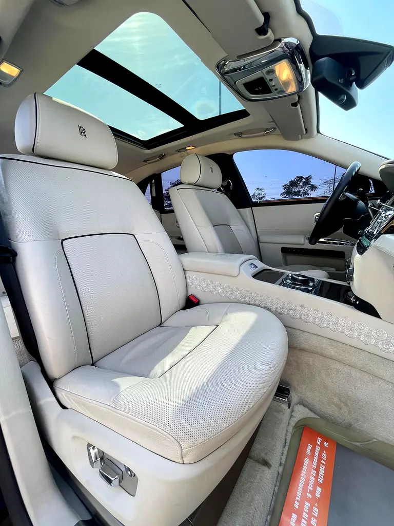 2014  Rolls Royce Ghost Dual Tone in GCC Specification - Image 15
