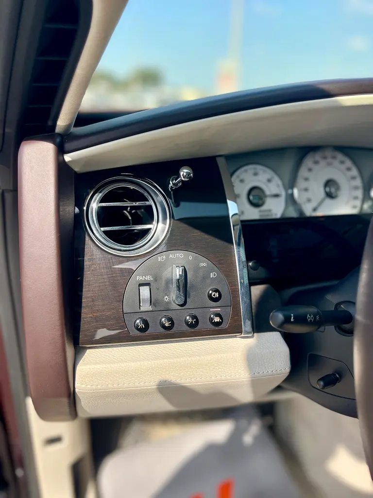 2014  Rolls Royce Ghost Dual Tone in GCC Specification - Image 9