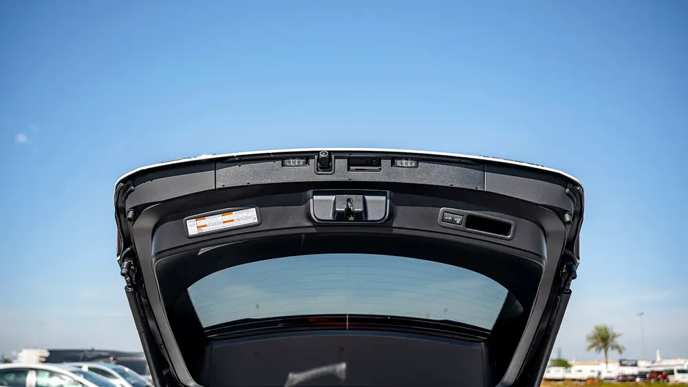 LEXUS UX 250 | 2-YEAR WARRANTY + SERVICE INCLUDED | IN-HOUSE FINANCING | 0% DOWNPAYMENT (BANK) - Image 8