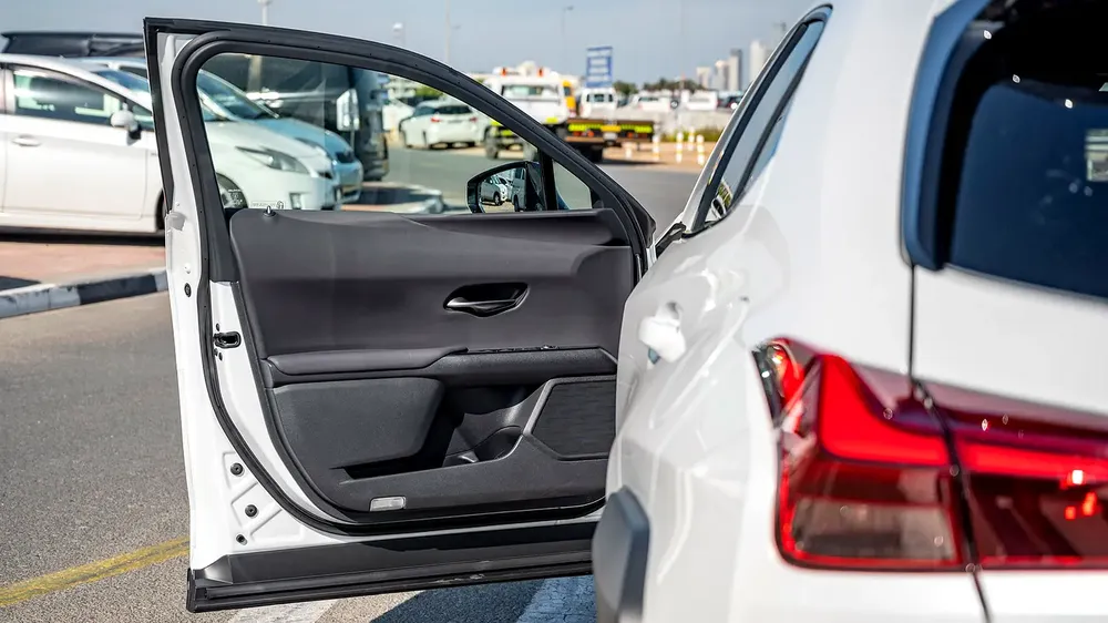 LEXUS UX 250 | 2-YEAR WARRANTY + SERVICE INCLUDED | IN-HOUSE FINANCING | 0% DOWNPAYMENT (BANK) - Image 9