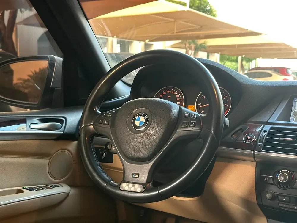 BMW X5 GCC V8 not negotiable السعر نهائي للجادين فقط - Image 14