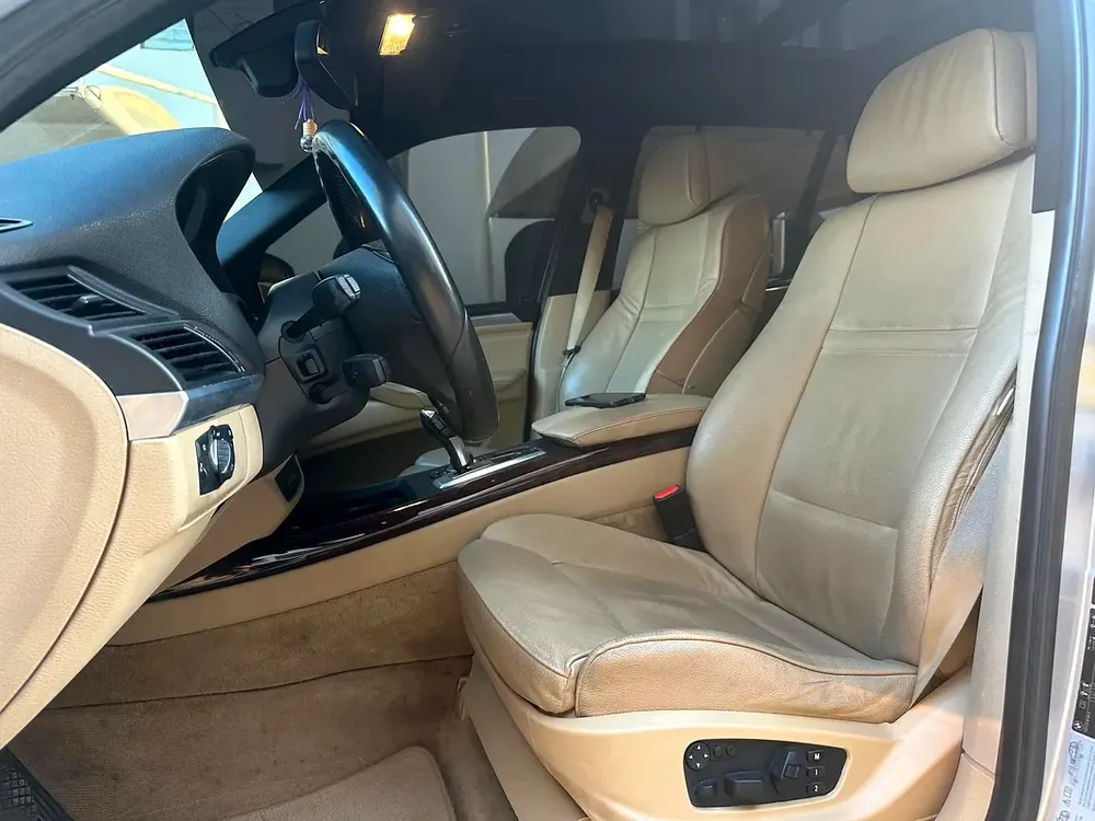 BMW X5 GCC V8 not negotiable السعر نهائي للجادين فقط - Image 15