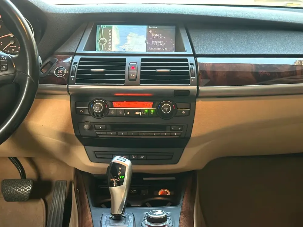 BMW X5 GCC V8 not negotiable السعر نهائي للجادين فقط - Image 16