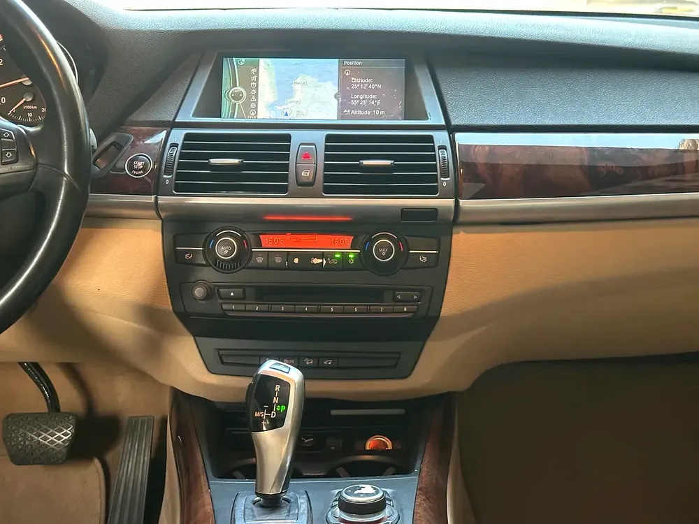 BMW X5 GCC V8 not negotiable السعر نهائي للجادين فقط - Image 18